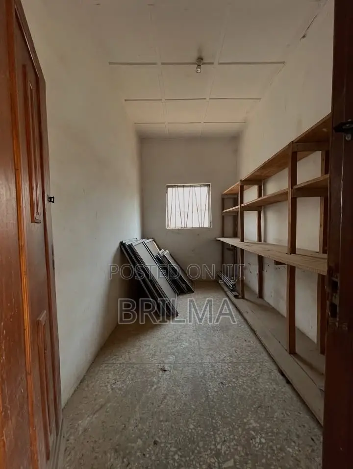 8bdrm Bungalow in Kado for sale