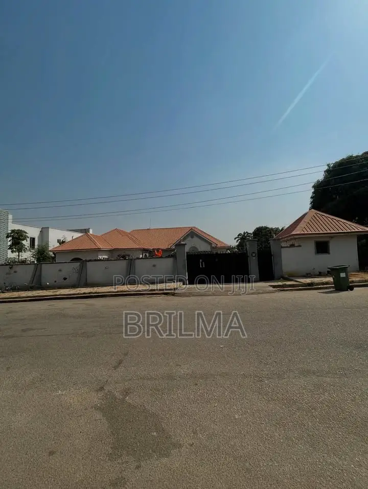 8bdrm Bungalow in Kado for sale