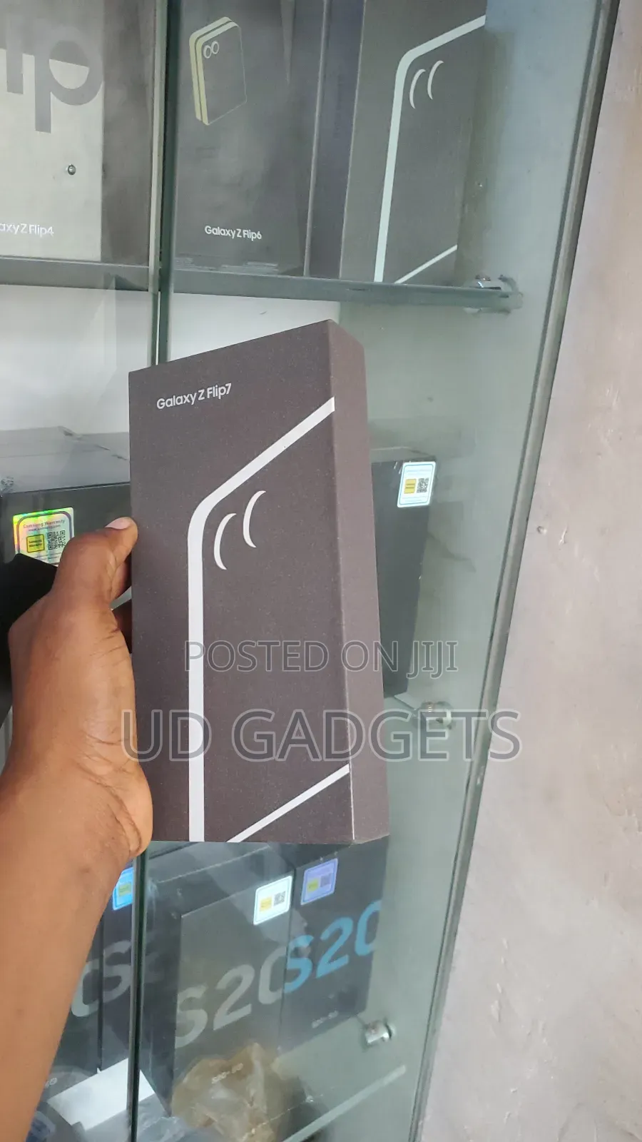 New Samsung Galaxy Z Flip7 256 GB Red