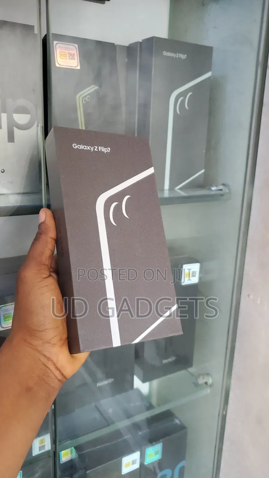 New Samsung Galaxy Z Flip7 256 GB Red