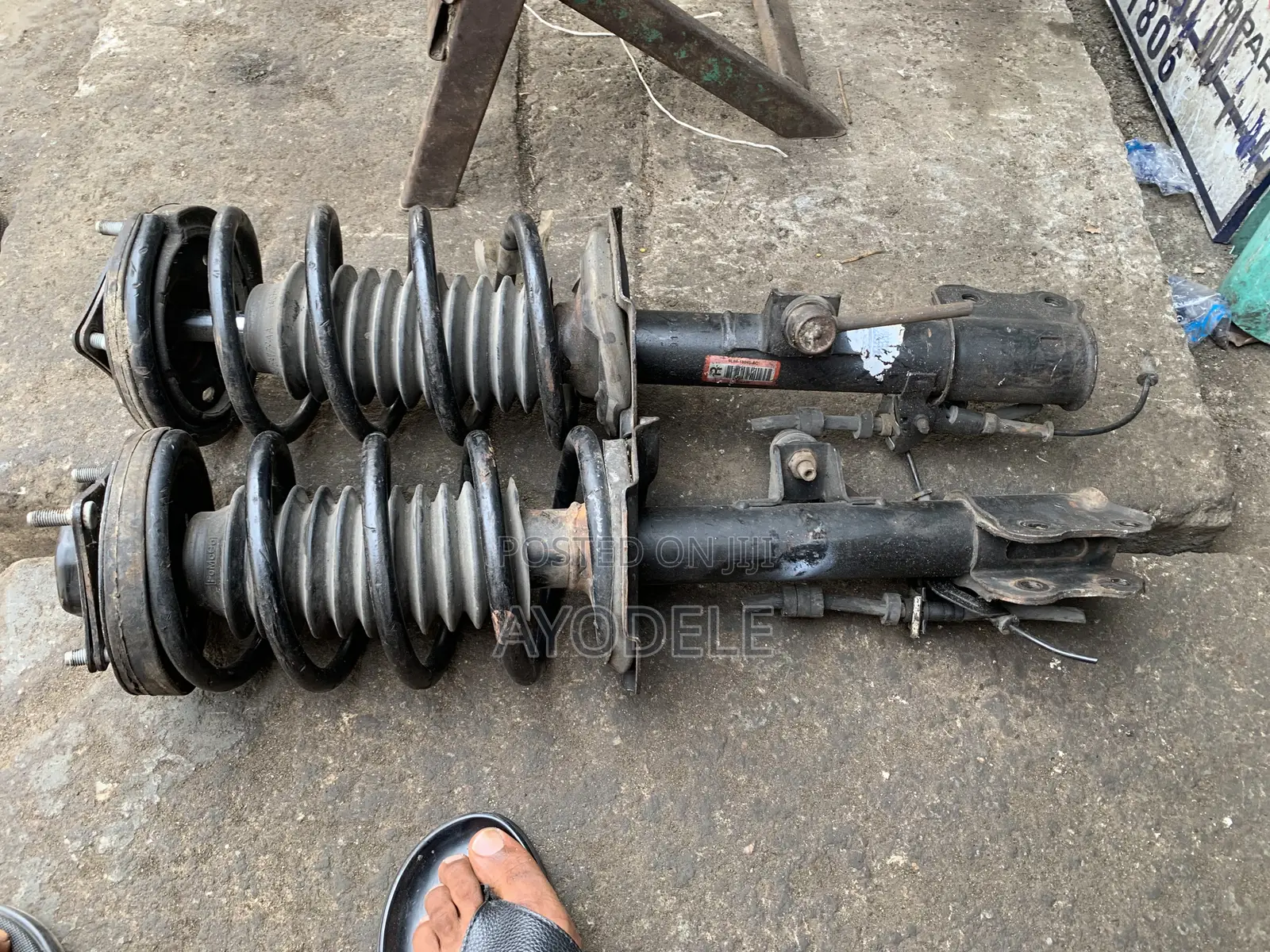 Mazda 3 Boot Front Shock 2003 2004 2005 2006
