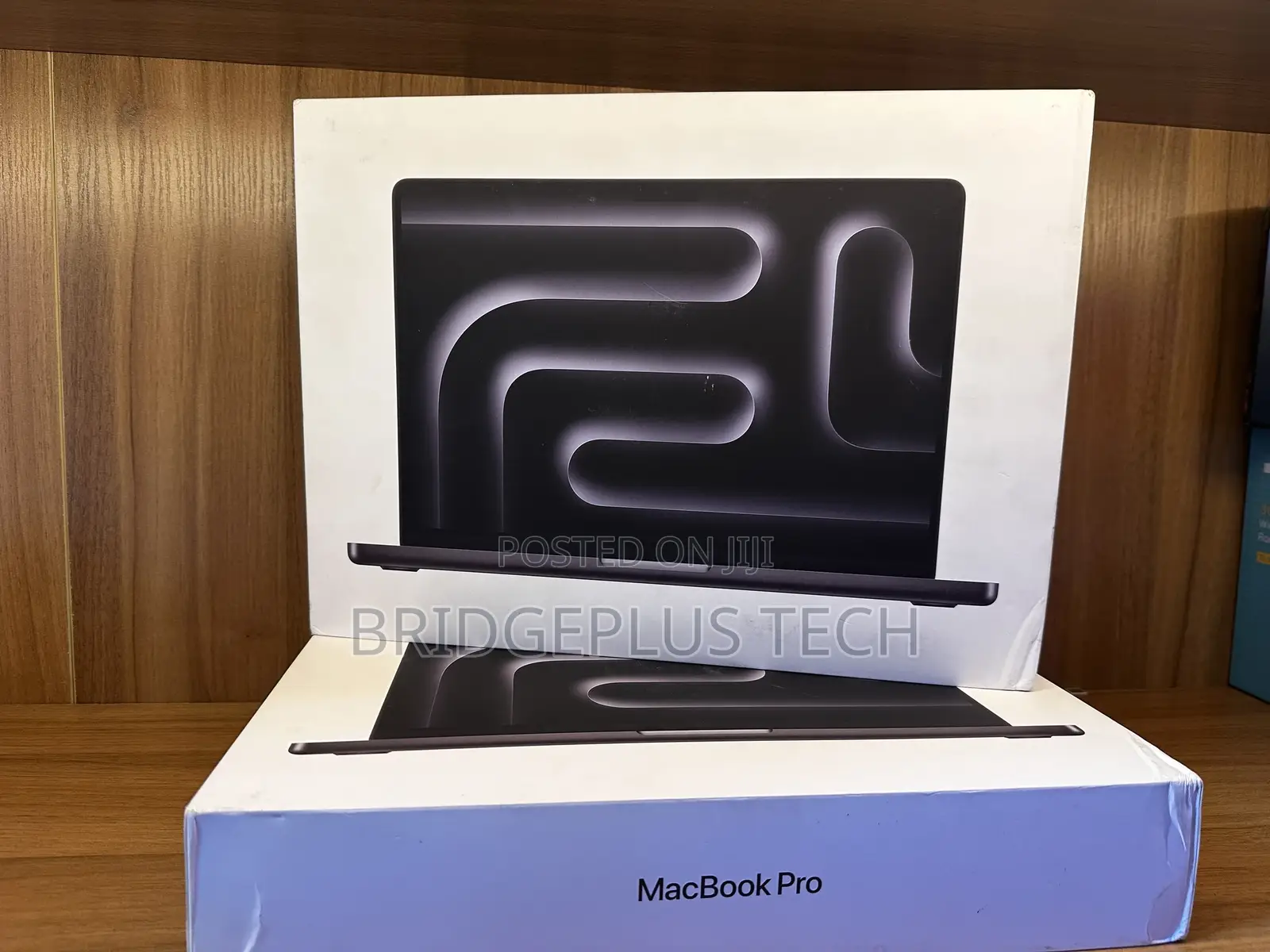 New Laptop Apple MacBook Pro 2024 M4 Pro 14-Inch 24GB SSD 512GB