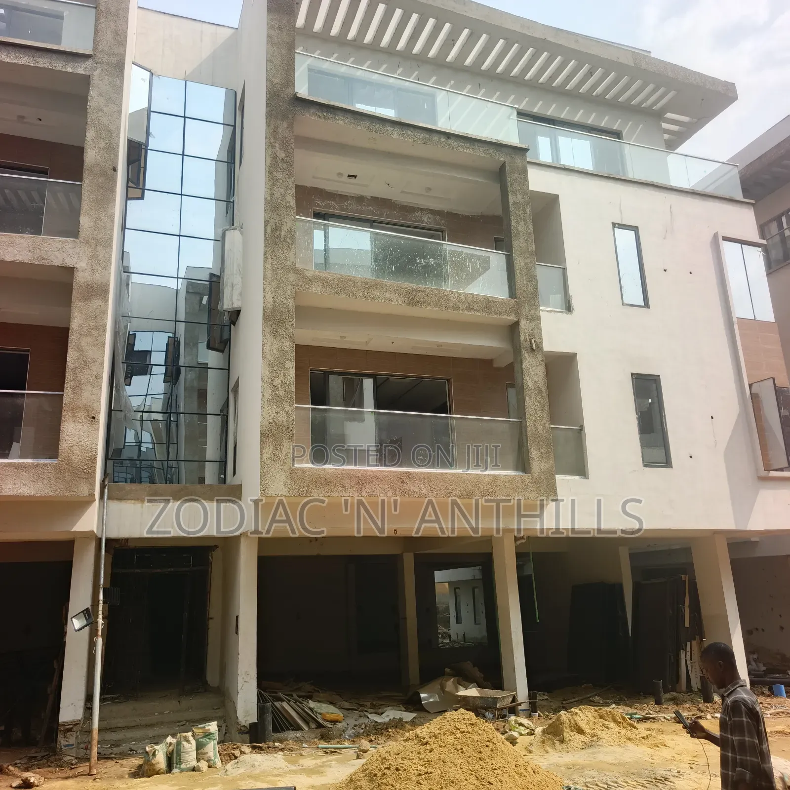 3bdrm Apartment in Adeniyi Jones for sale