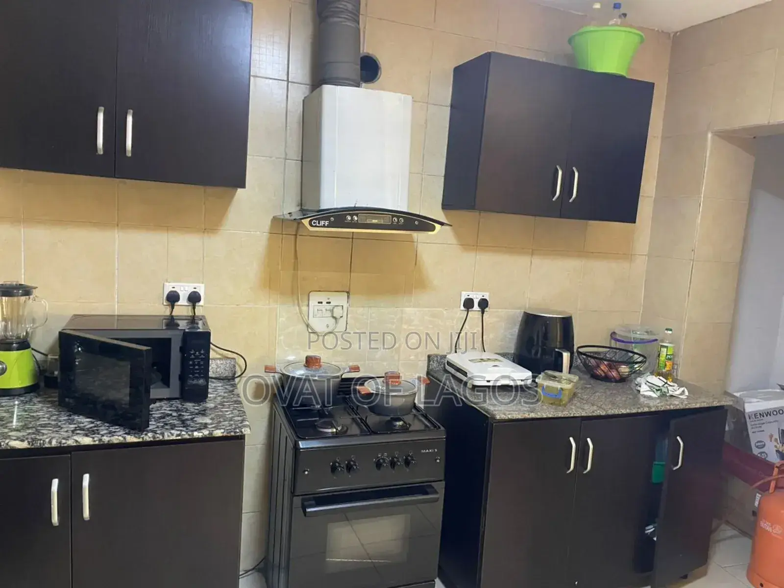 3bdrm Apartment in Lekki Phase 1 for sale