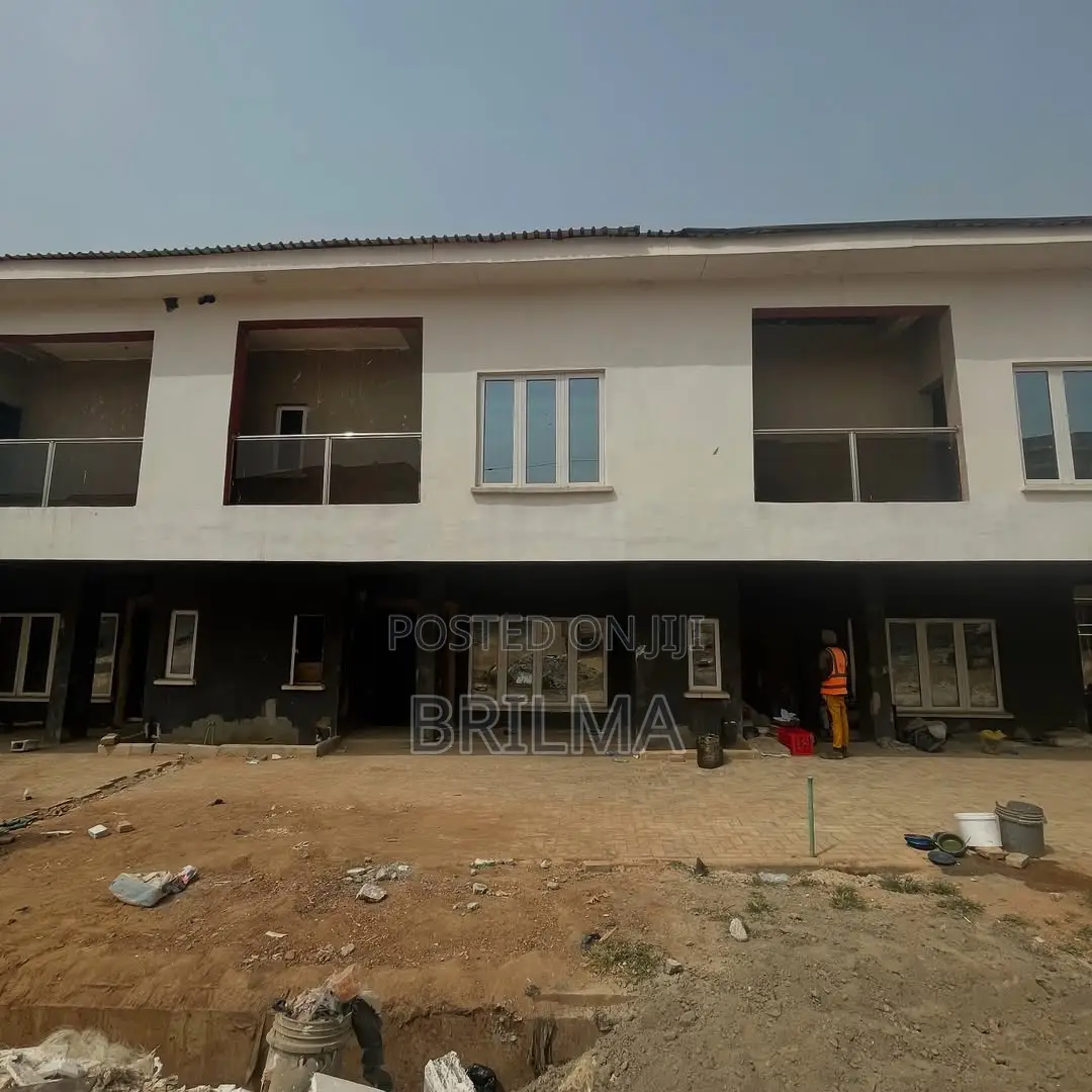 3bdrm Duplex in Durumi for sale