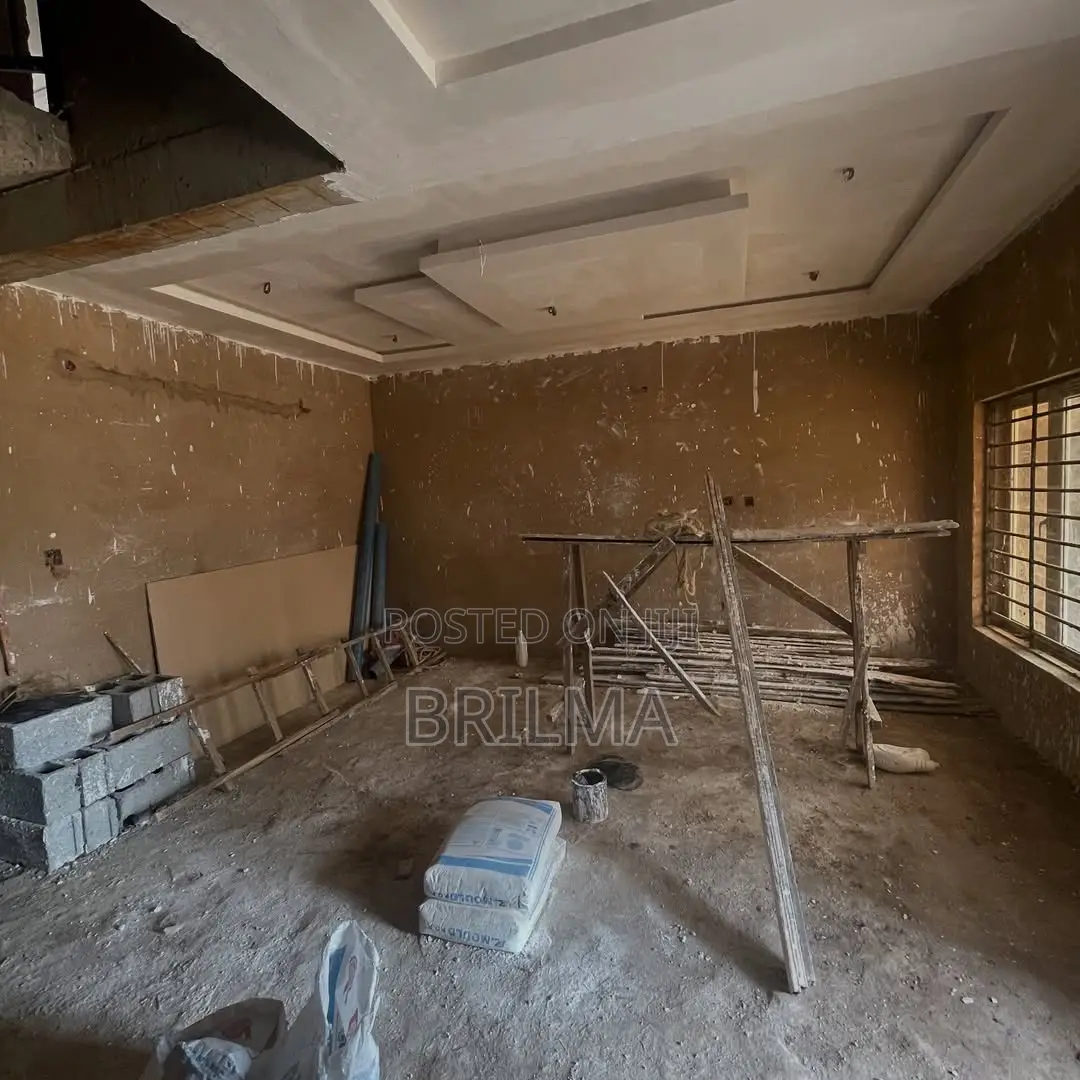 3bdrm Duplex in Durumi for sale