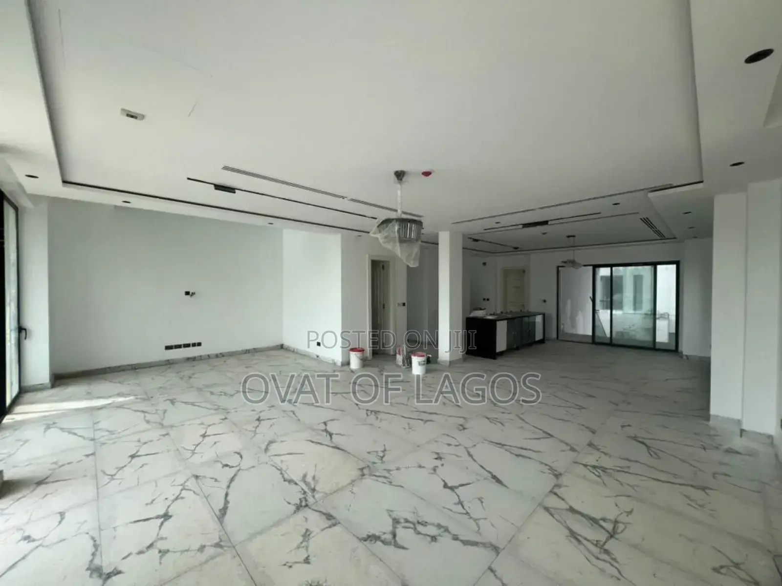 5bdrm Duplex in Banana Island for sale