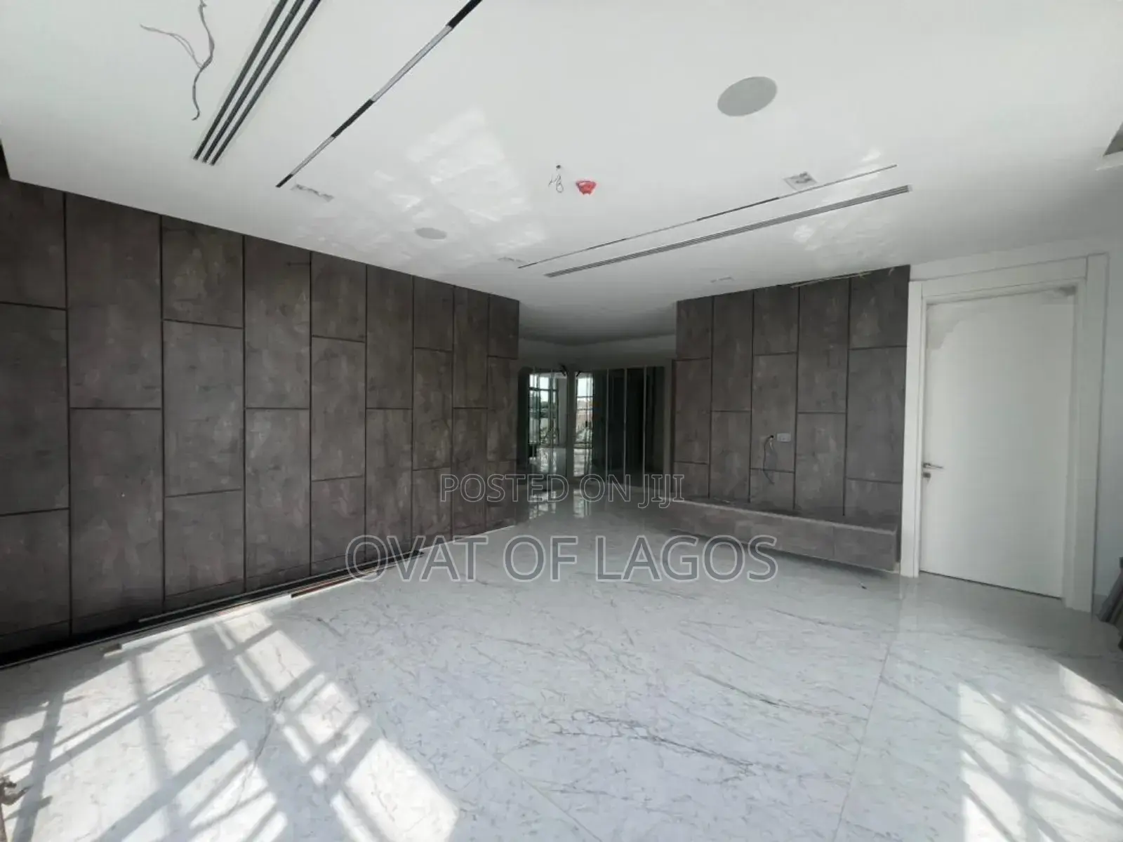 5bdrm Duplex in Banana Island for sale