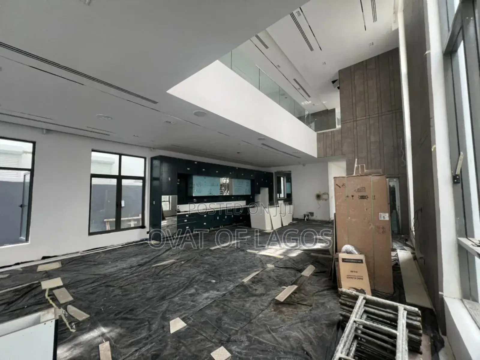 5bdrm Duplex in Banana Island for sale