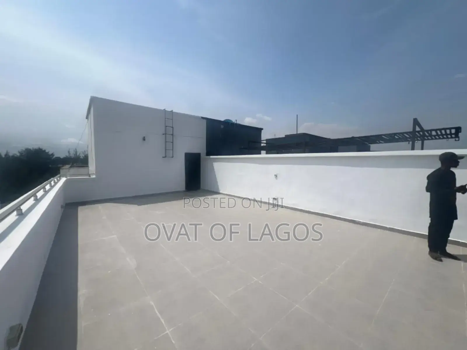 5bdrm Duplex in Banana Island for sale