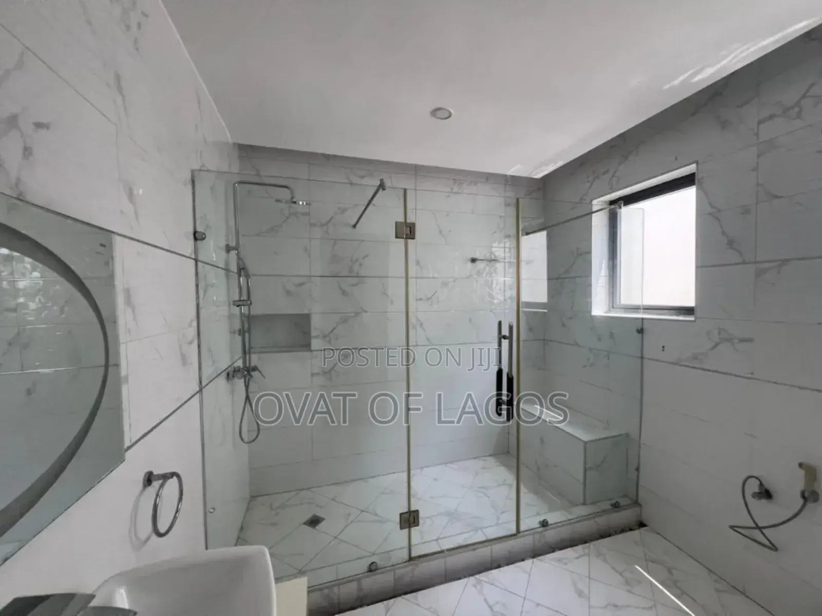 5bdrm Duplex in Banana Island for sale