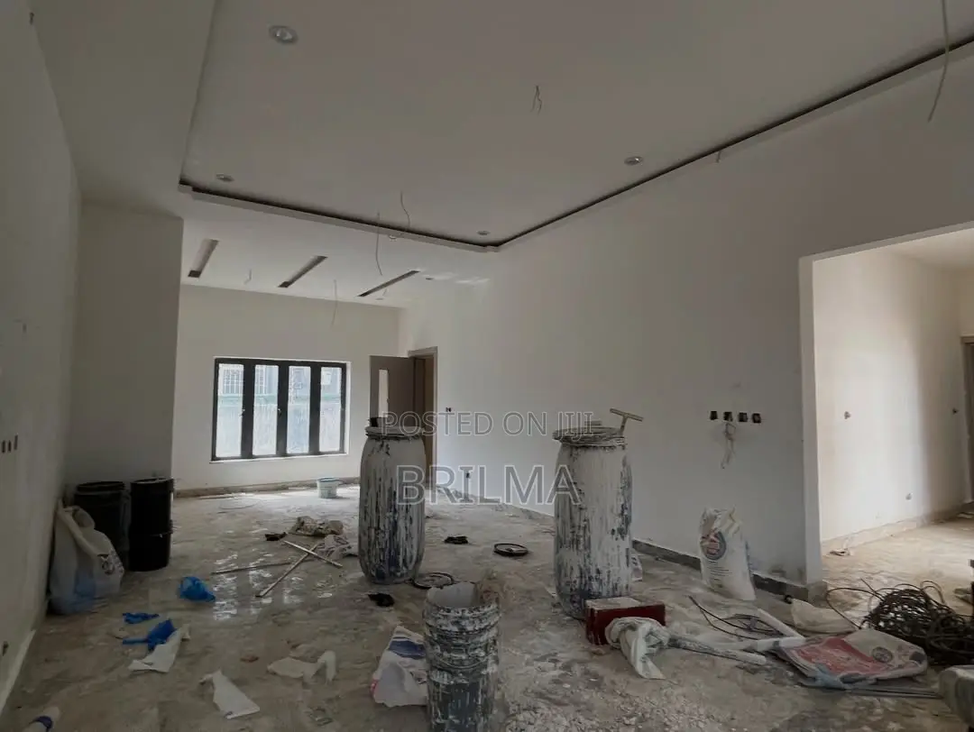 6bdrm Duplex in Durumi for sale