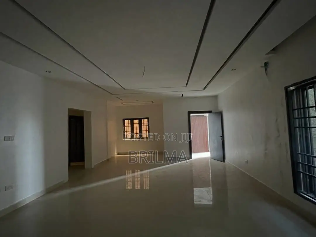 3bdrm Block of Flats in Life Camp for sale
