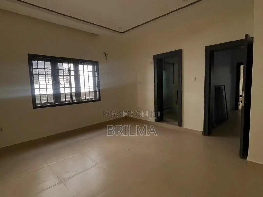 3bdrm Block of Flats in Life Camp for sale
