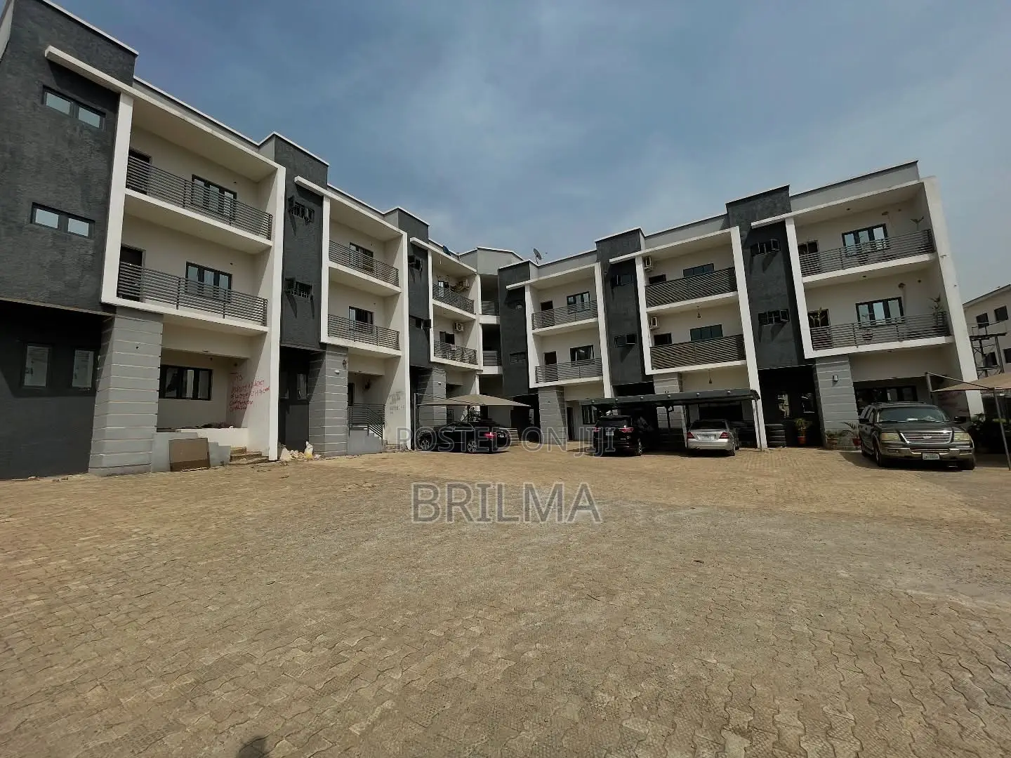 4bdrm Duplex in Life Camp for sale