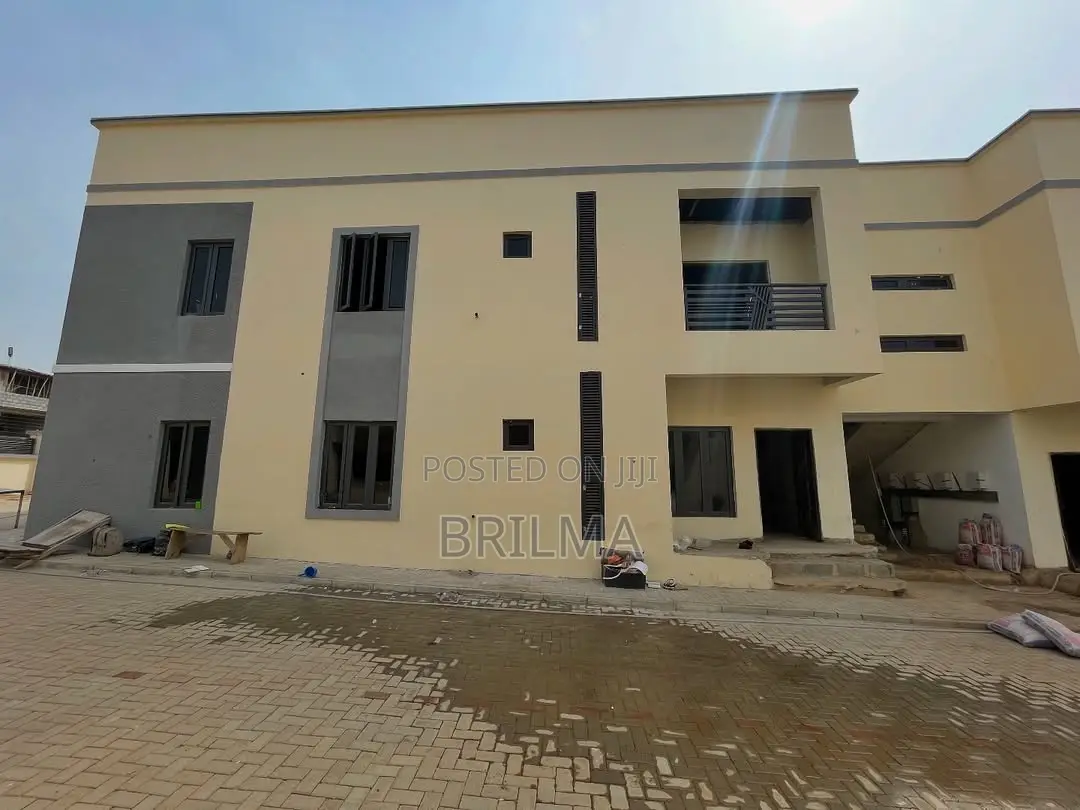3bdrm Block of Flats in Life Camp for sale