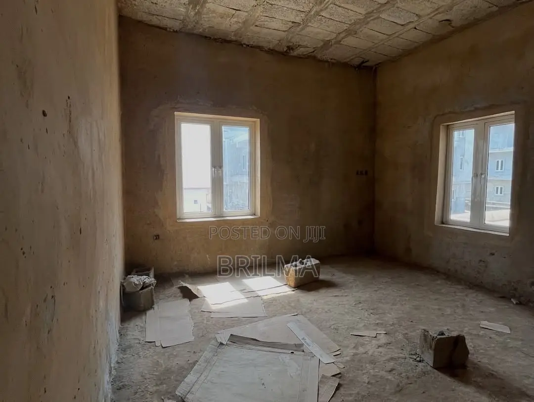 5bdrm Duplex in Mabushi for sale