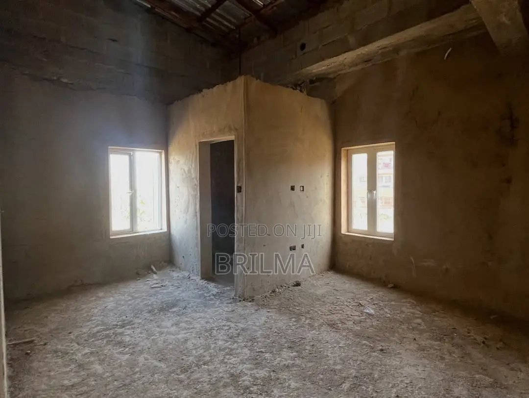 5bdrm Duplex in Mabushi for sale