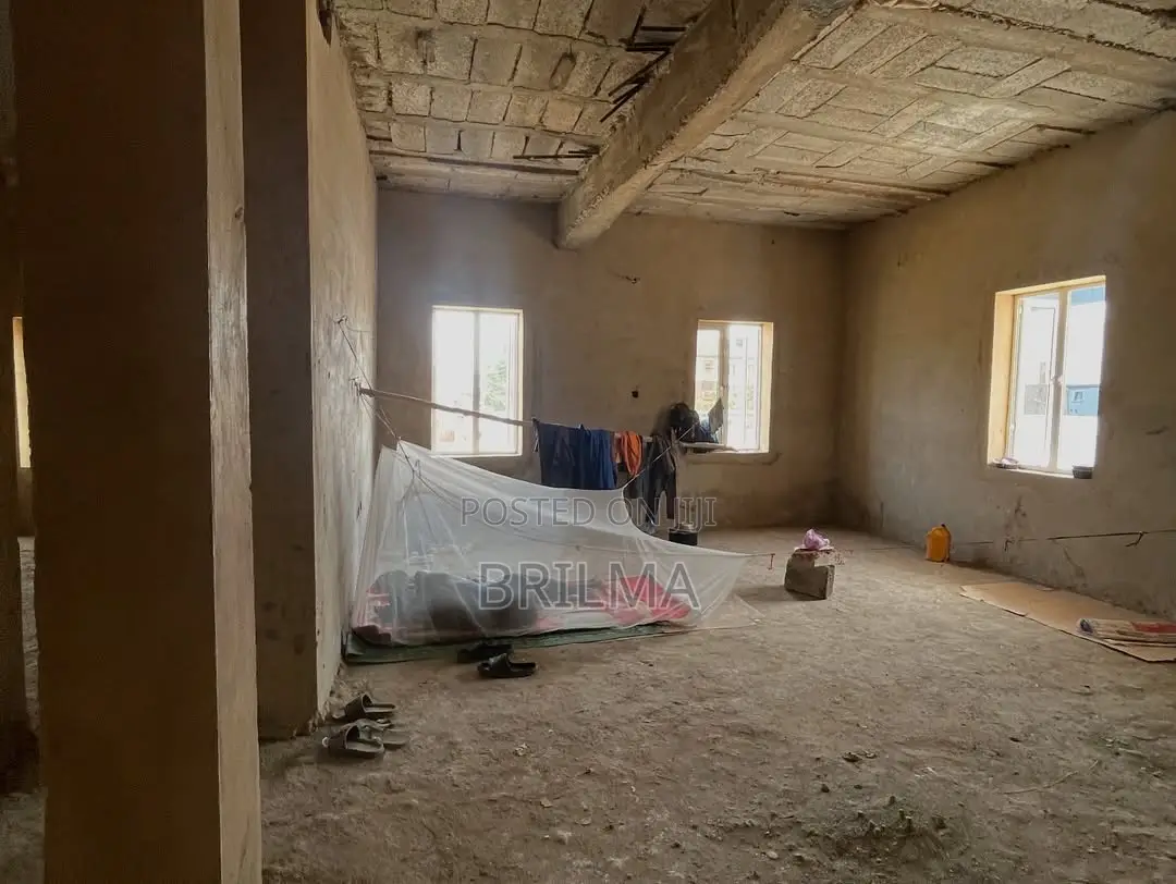 5bdrm Duplex in Mabushi for sale