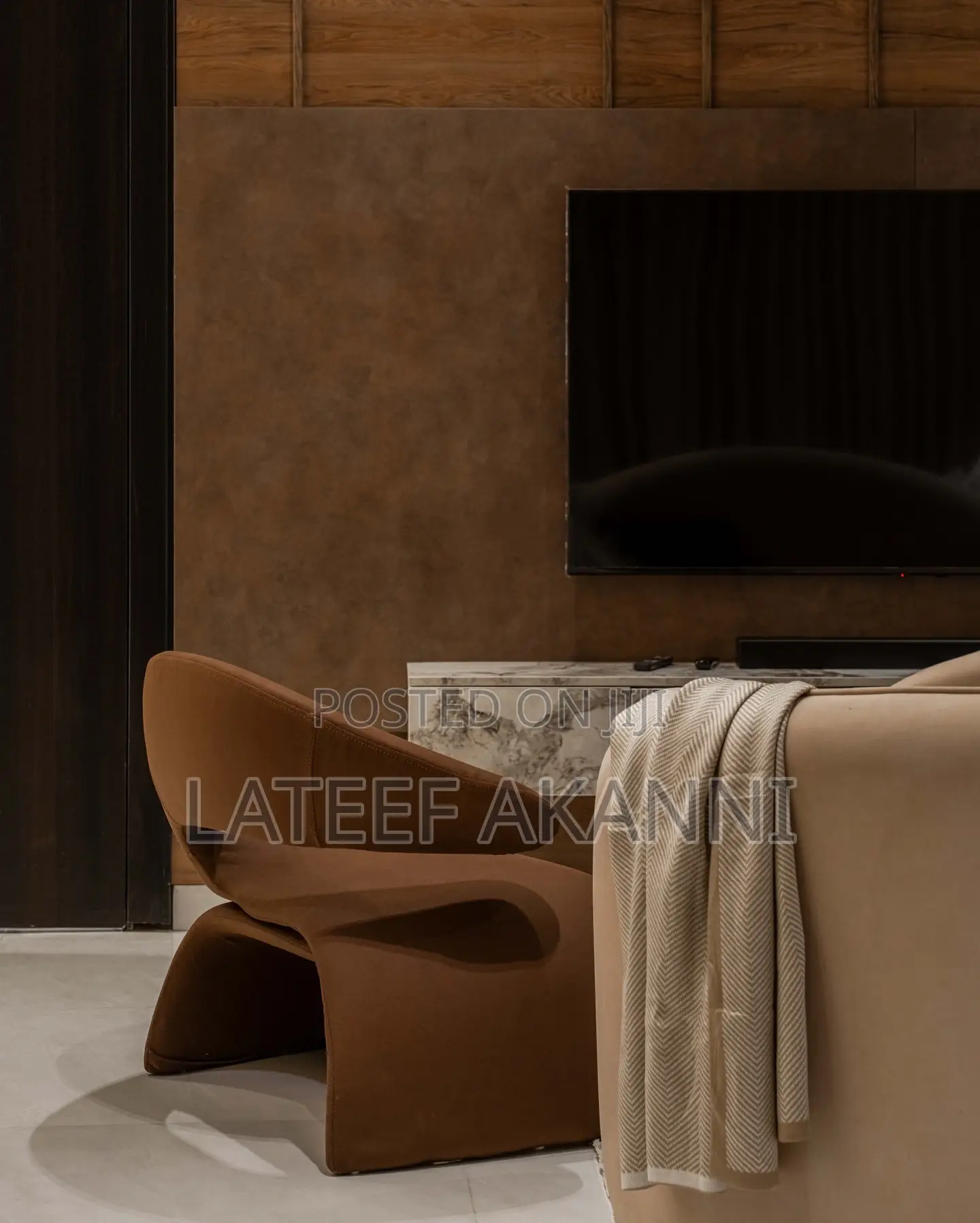 The Sculpted Silhouette: Modern Organic Lounge Chair