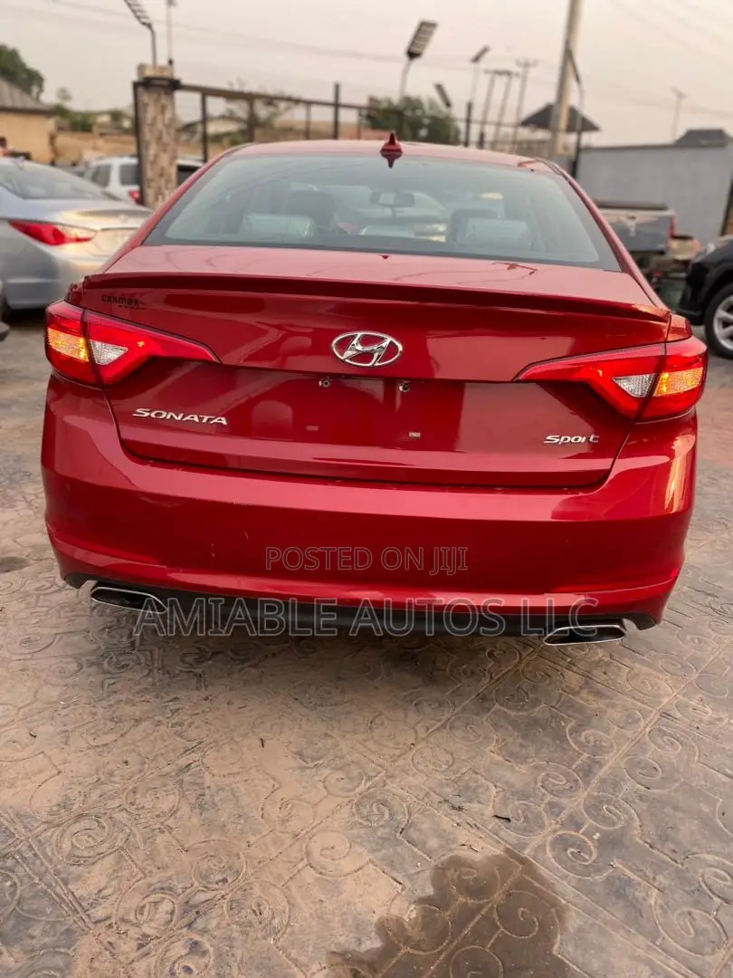 Hyundai Sonata Sport 2.0T Sedan FWD (2.0L 4cyl 6A) 2017 Red