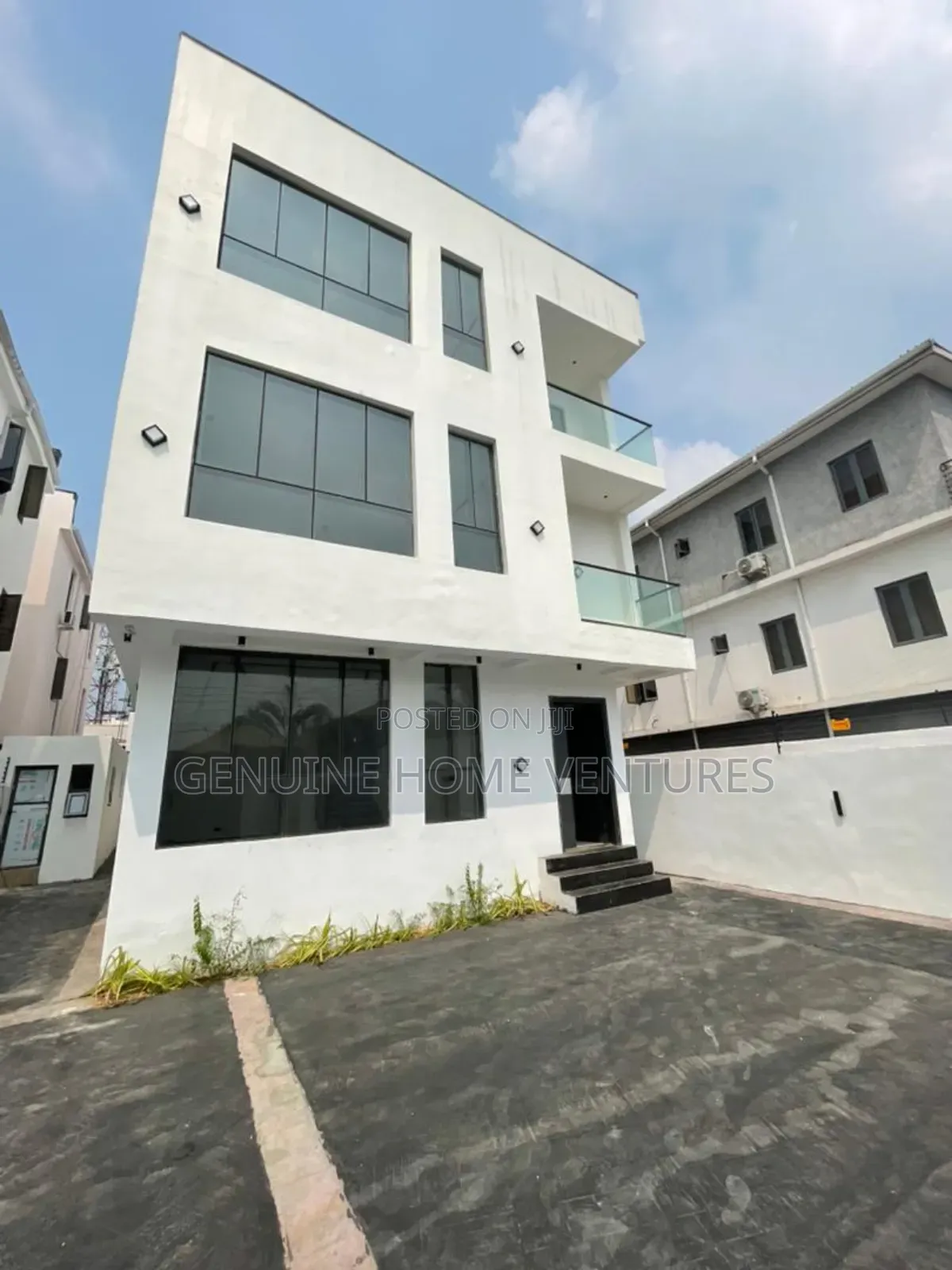 5bdrm Duplex in Lekki Phase One for sale