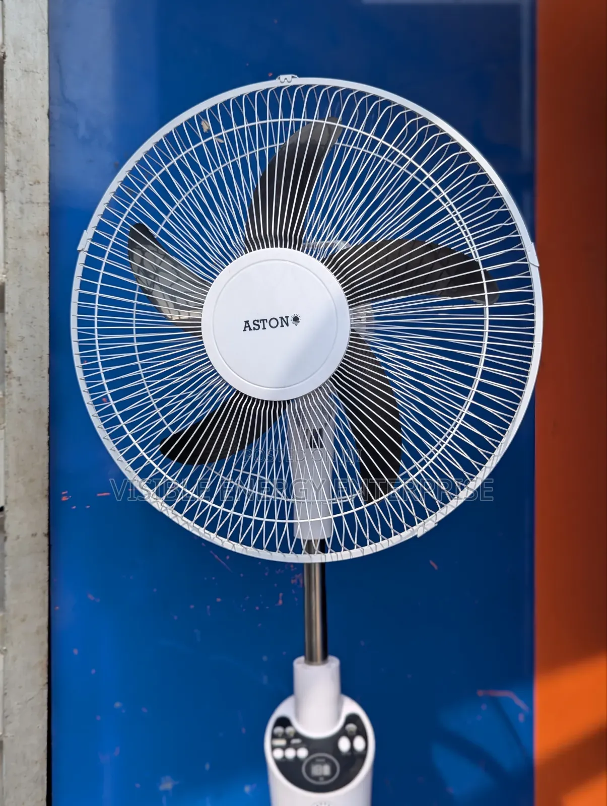 Aston 18" Solar Rechargeable Stand Fan