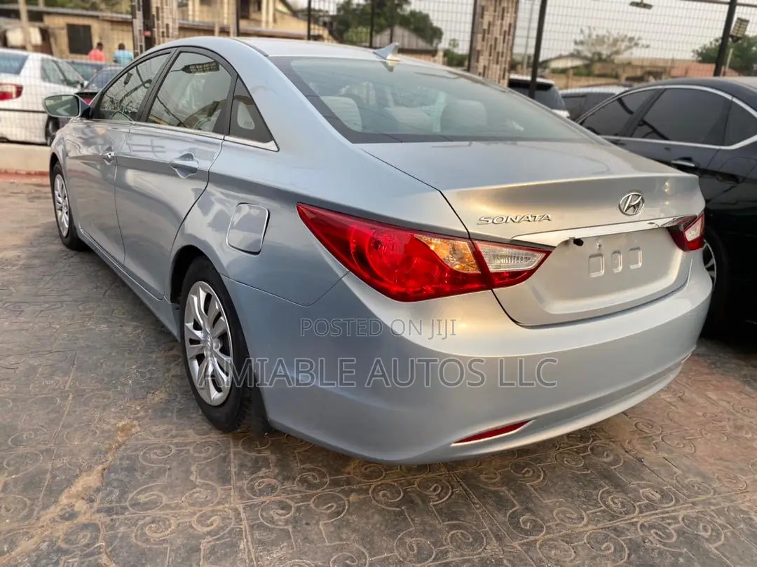 Hyundai Sonata SE Sedan FWD (2.4L 4cyl 6A) 2011 Blue