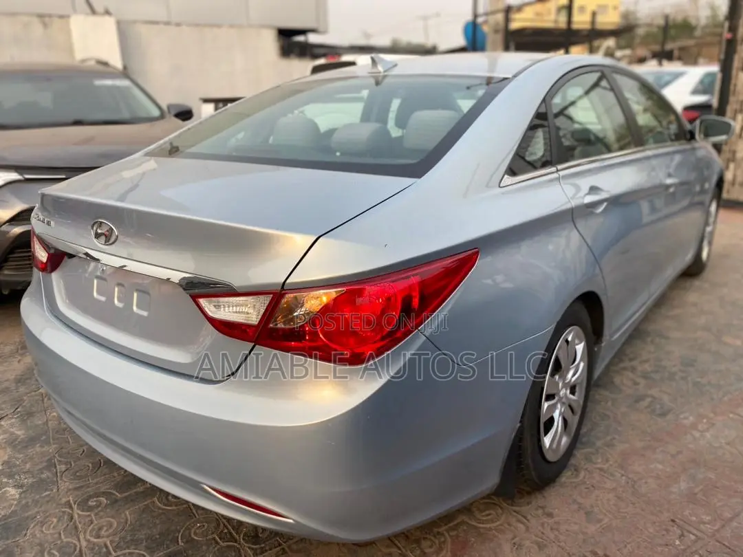 Hyundai Sonata SE Sedan FWD (2.4L 4cyl 6A) 2011 Blue