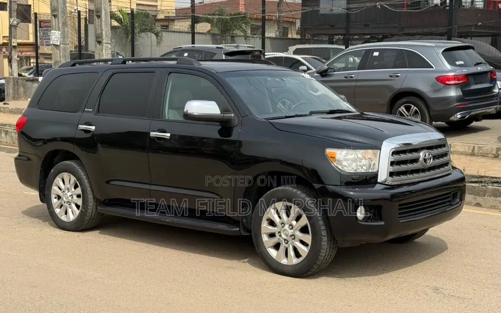 Toyota Sequoia Platinum 4dr SUV (5.7L 8cyl 6A) 2010 Black