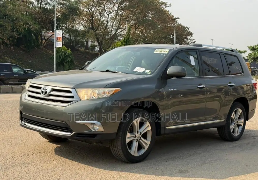 Toyota Highlander Limited 2012 Gray