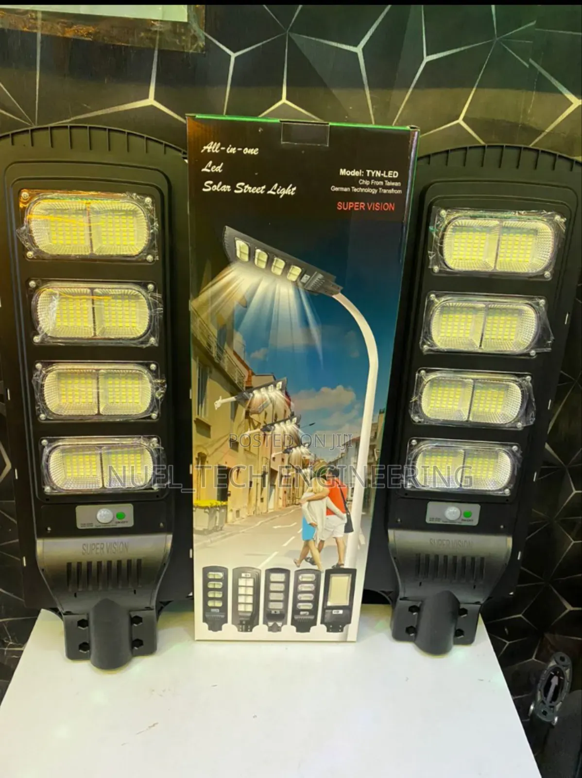 8 Eye Solar Street Light With Sensor And Remote Control