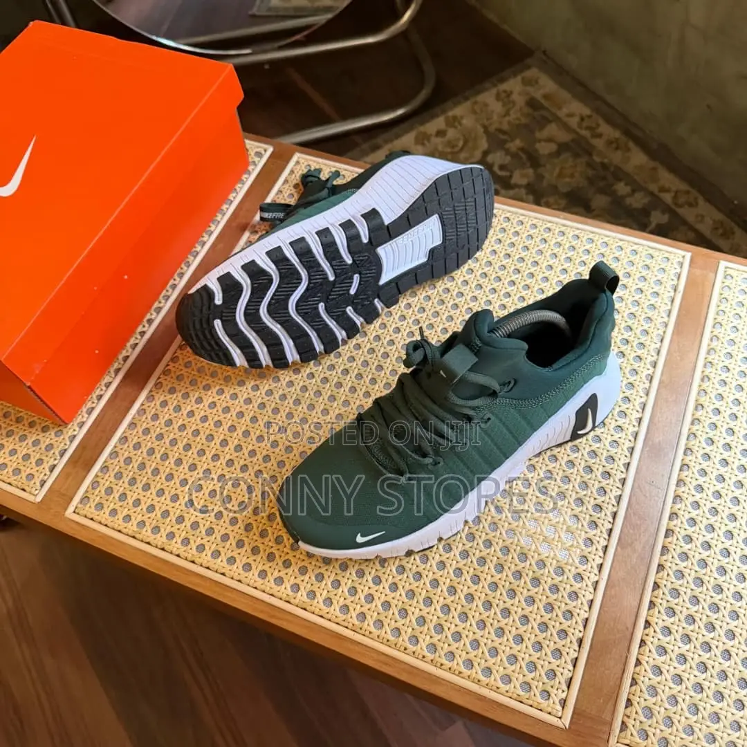 Cop the Nike Free Metcon 6 in Green*