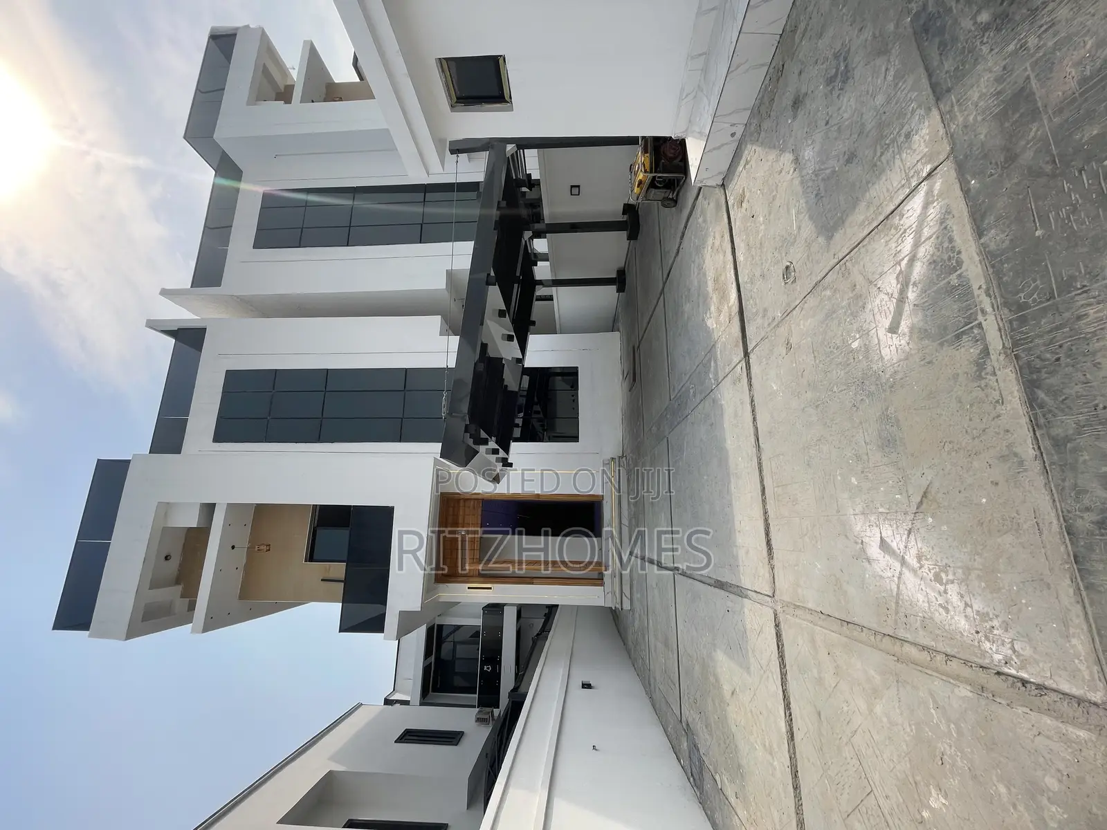 5bdrm Duplex in Lekki for sale