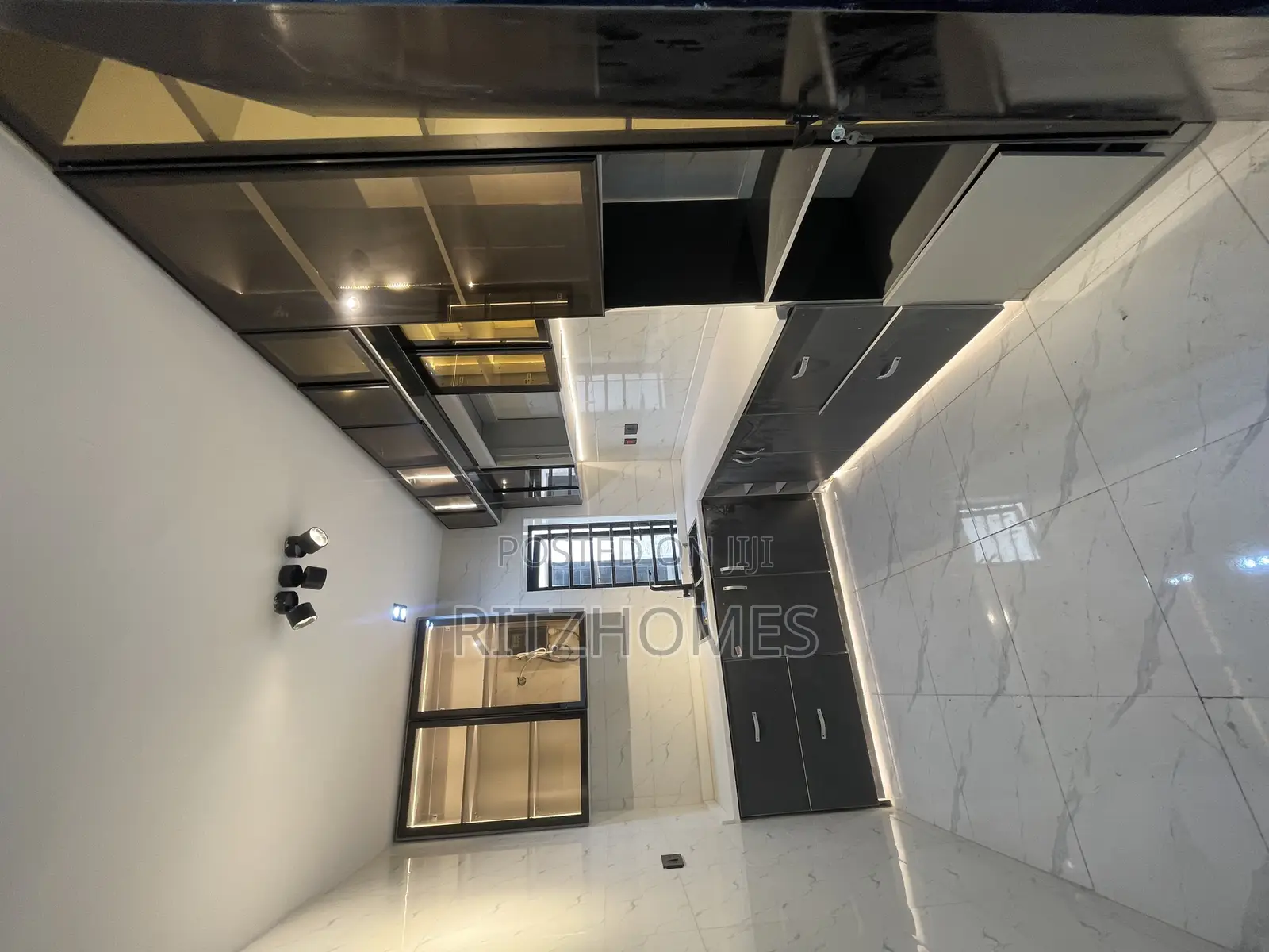 5bdrm Duplex in Lekki for sale