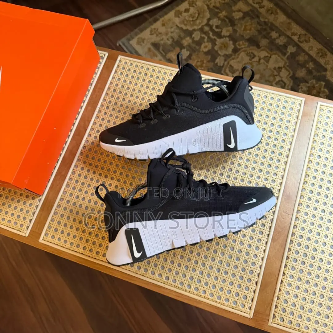*Cop the Nike Free Metcom 6 in Black