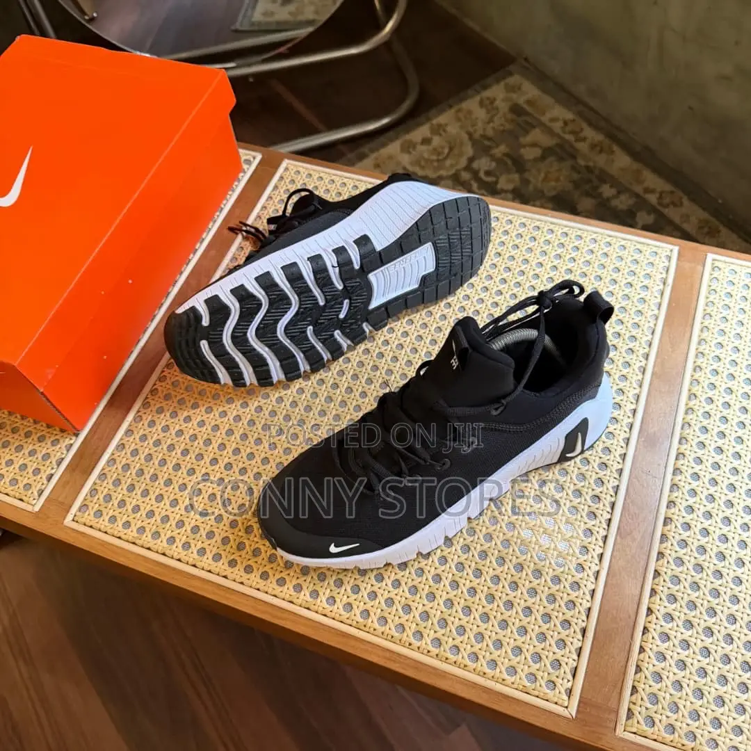 *Cop the Nike Free Metcom 6 in Black