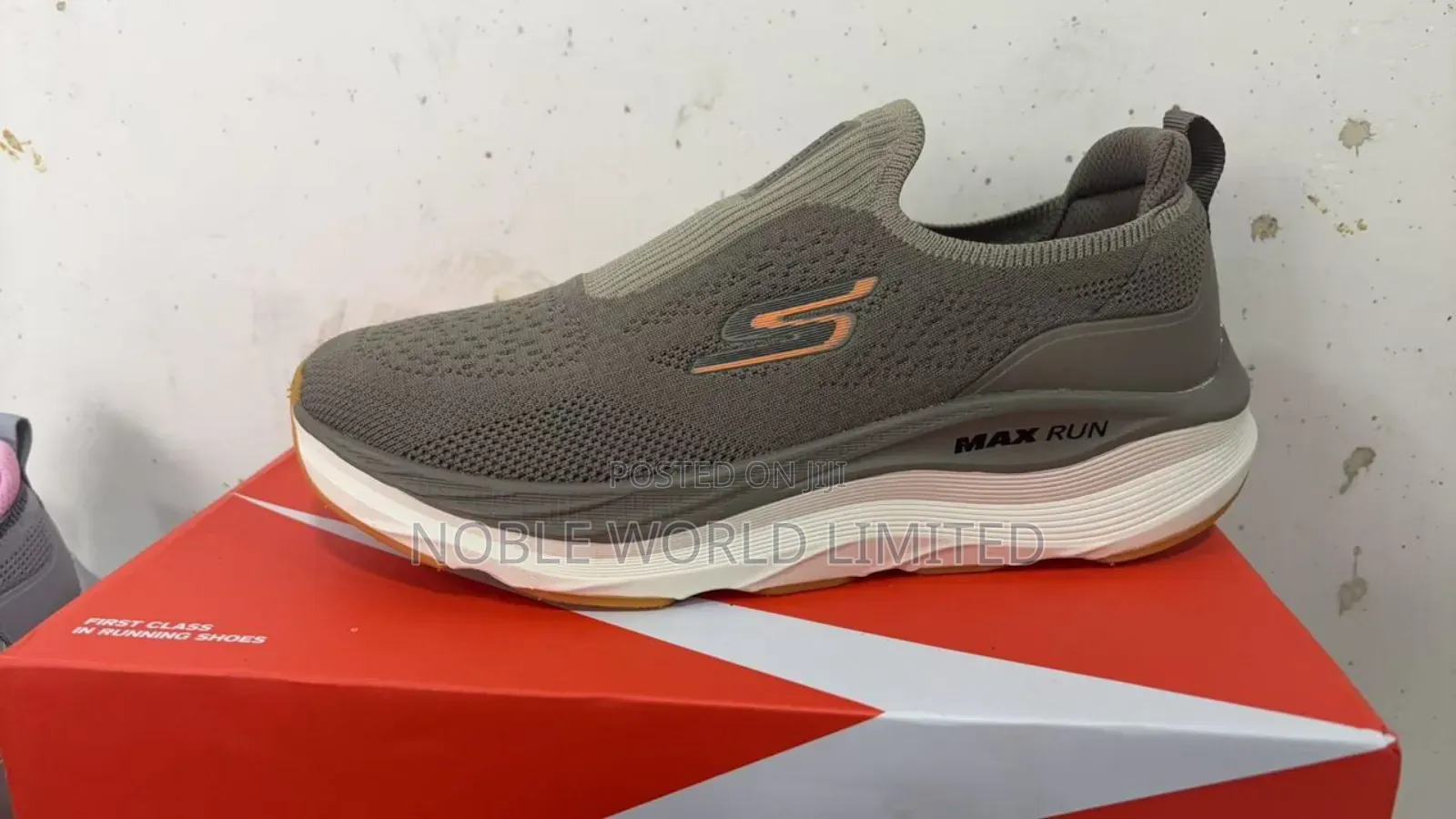 Stylish Skechers Unisex Sneakers Cw 5e