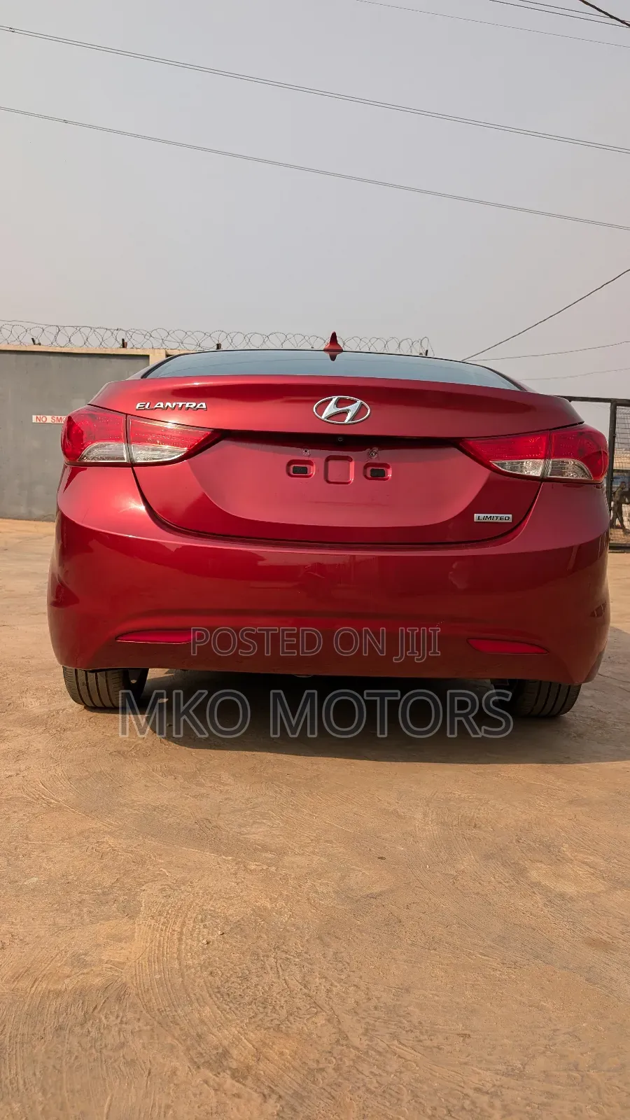 Hyundai Elantra Limited Sedan FWD (1.8L 4cyl 6A) 2013 Red