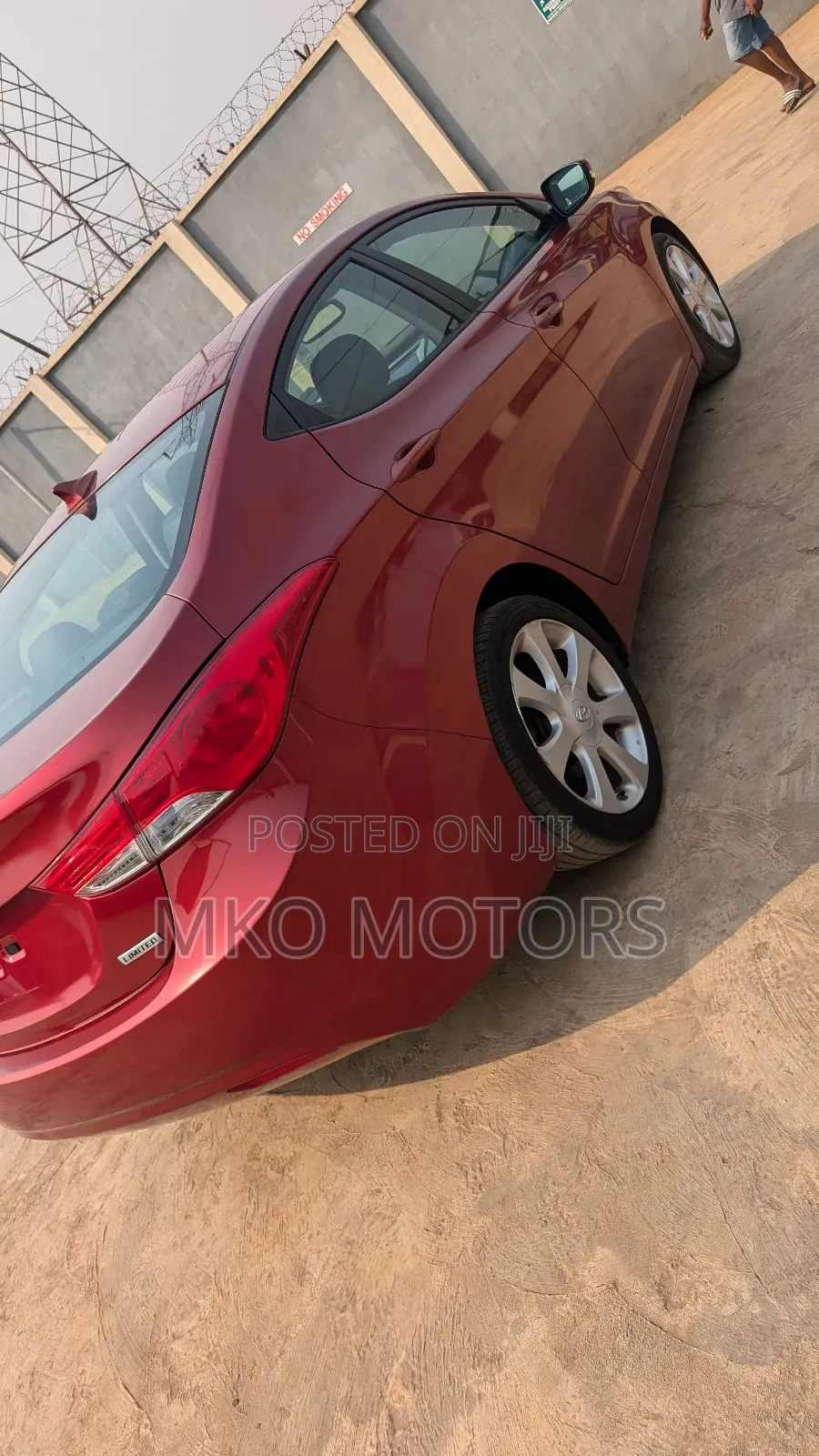 Hyundai Elantra Limited Sedan FWD (1.8L 4cyl 6A) 2013 Red