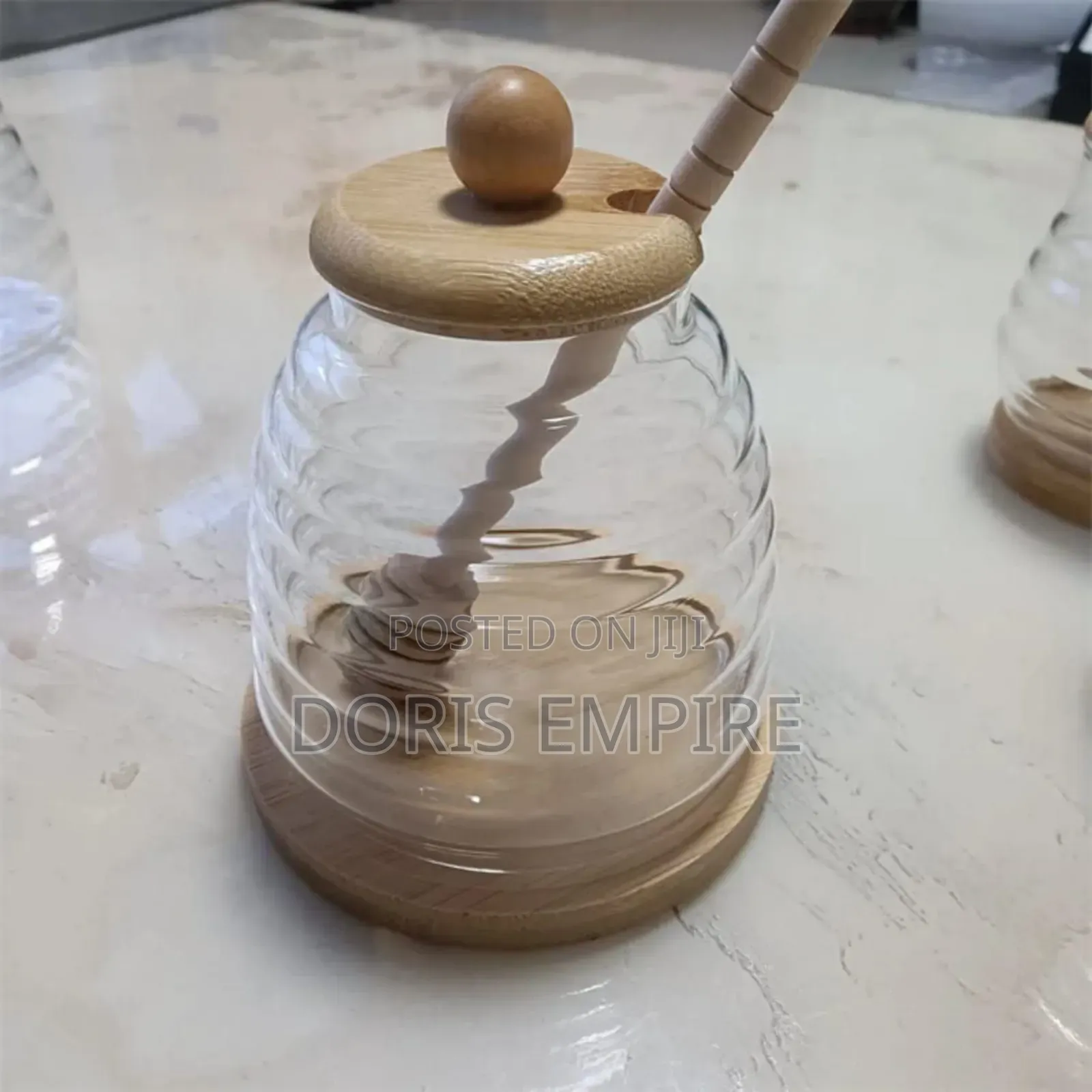 Borosilicate Glass Honey Jar With Bamboo Lid and Spoon.