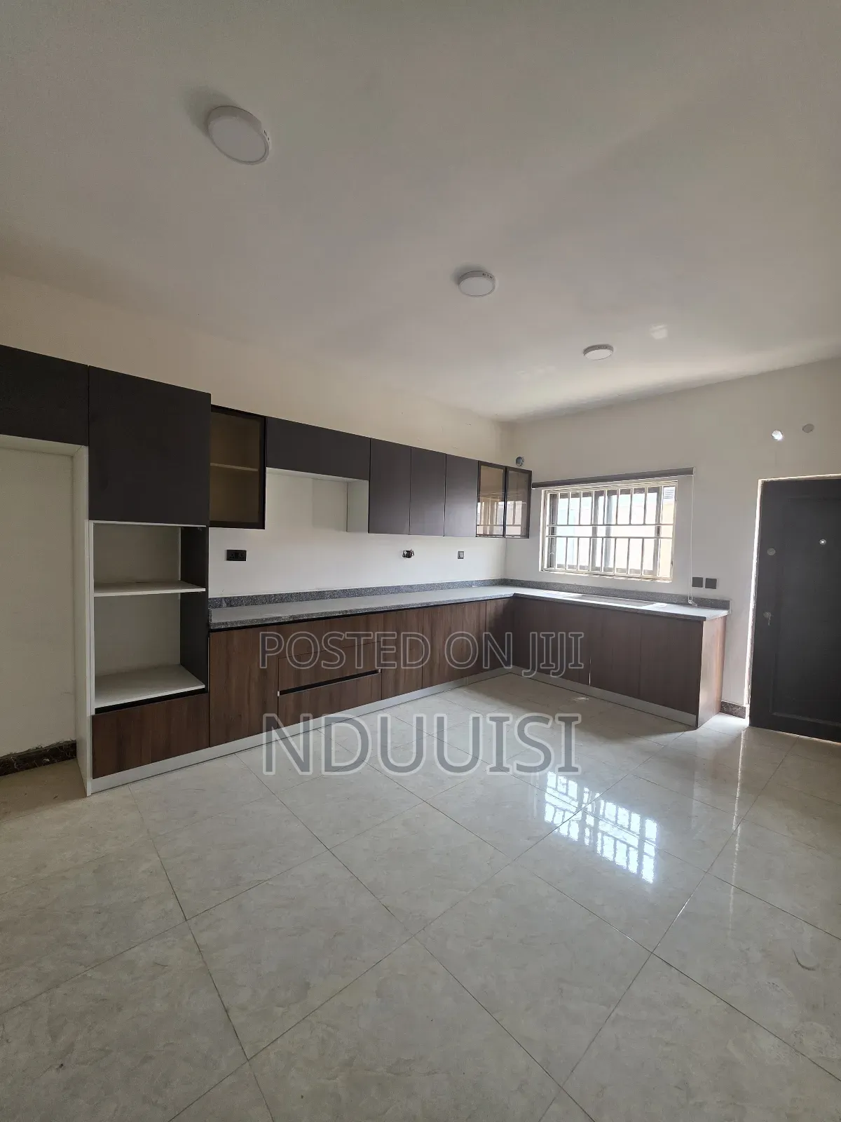 5bdrm Duplex in Mabushi for sale