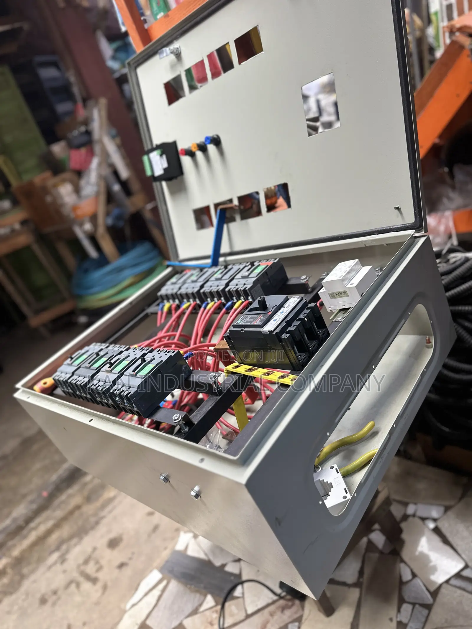 8 Ways Industrial Panel