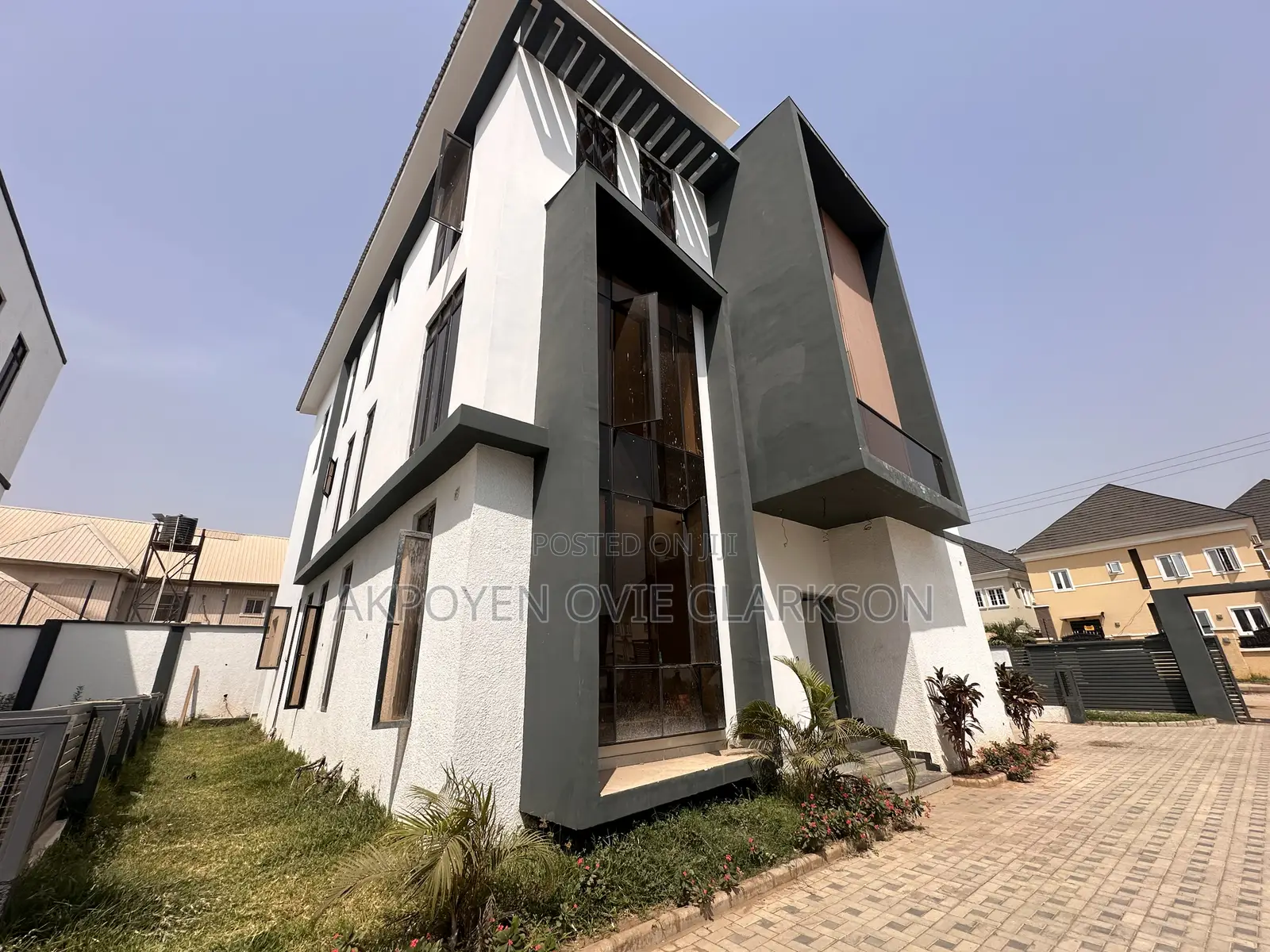 6bdrm Duplex in Mabushi for sale