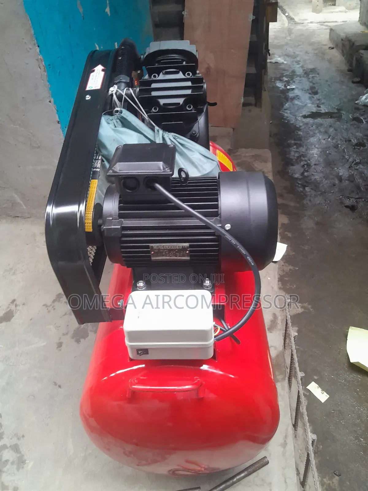 Air Ccompressor Complete With Tank