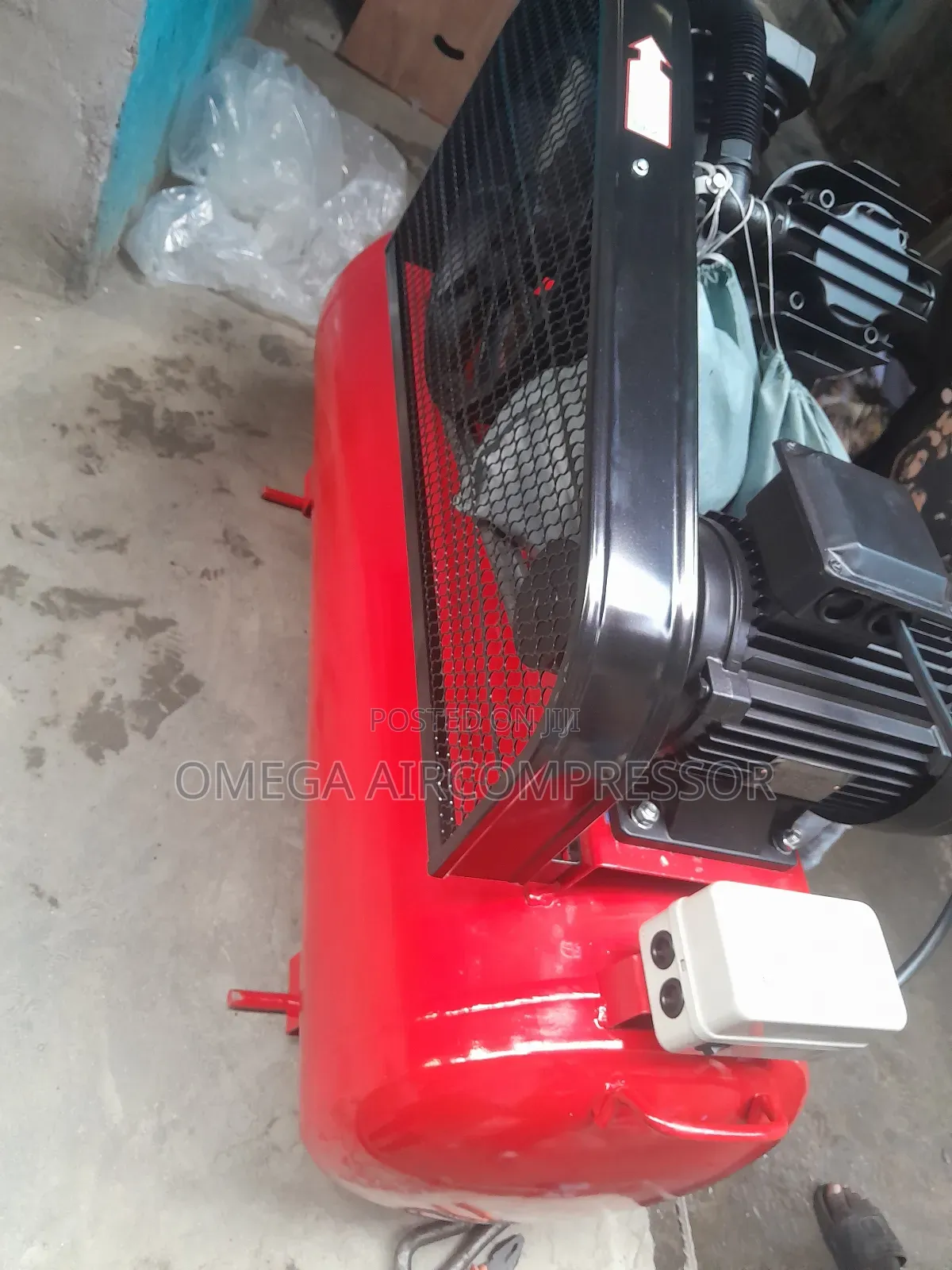 Air Ccompressor Complete With Tank
