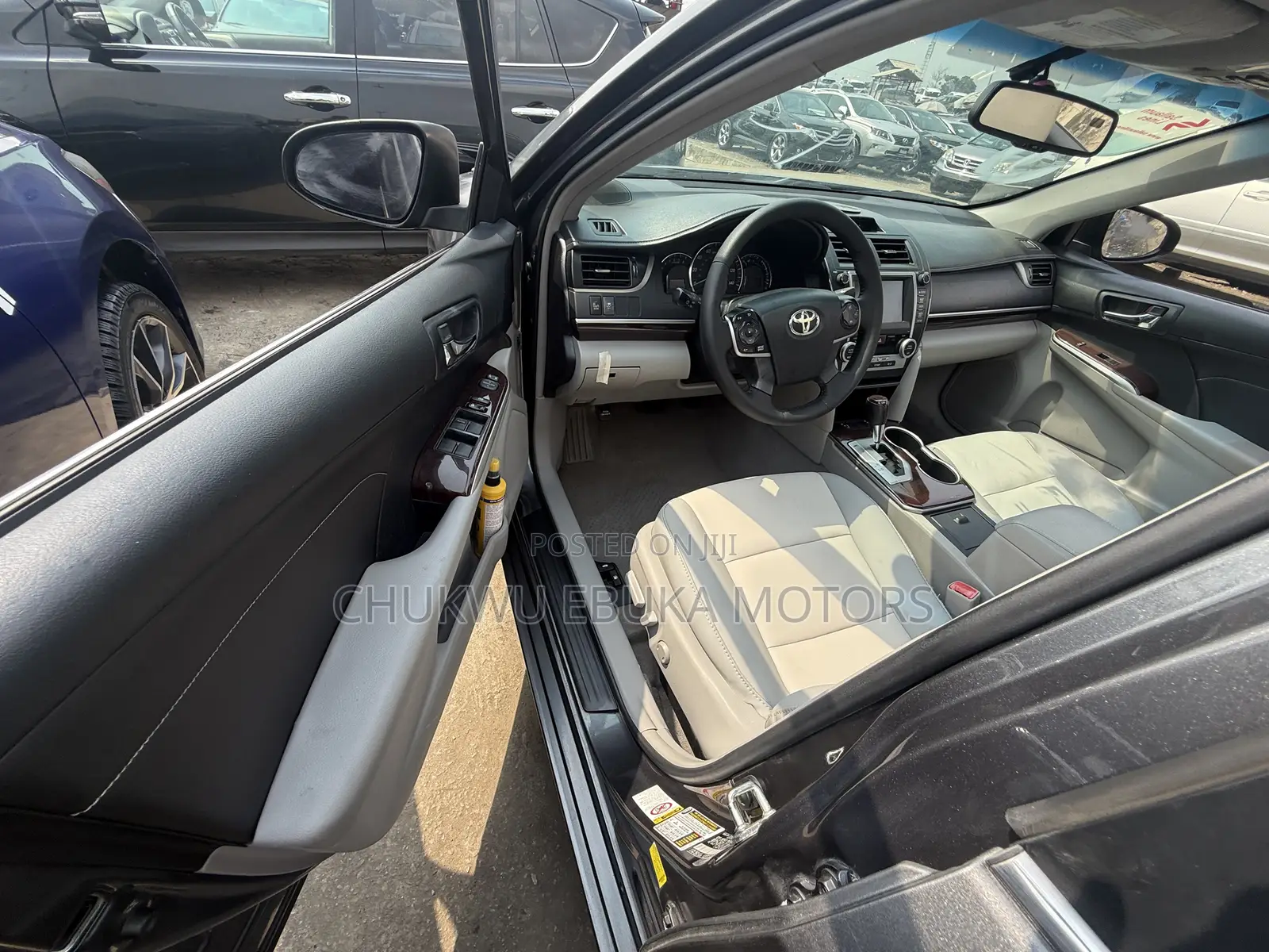 Toyota Camry XLE V6 4dr Sedan (3.5L 6cyl 6A) 2013 Gray
