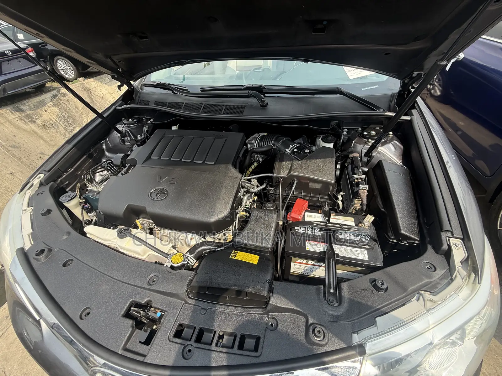 Toyota Camry XLE V6 4dr Sedan (3.5L 6cyl 6A) 2013 Gray