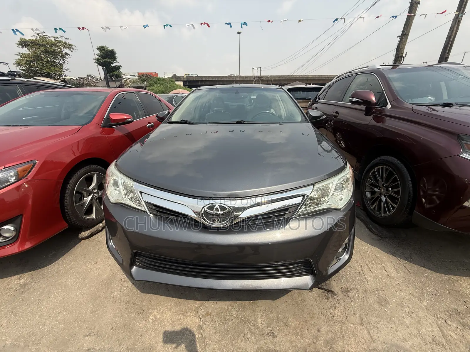 Toyota Camry XLE V6 4dr Sedan (3.5L 6cyl 6A) 2012 Gray