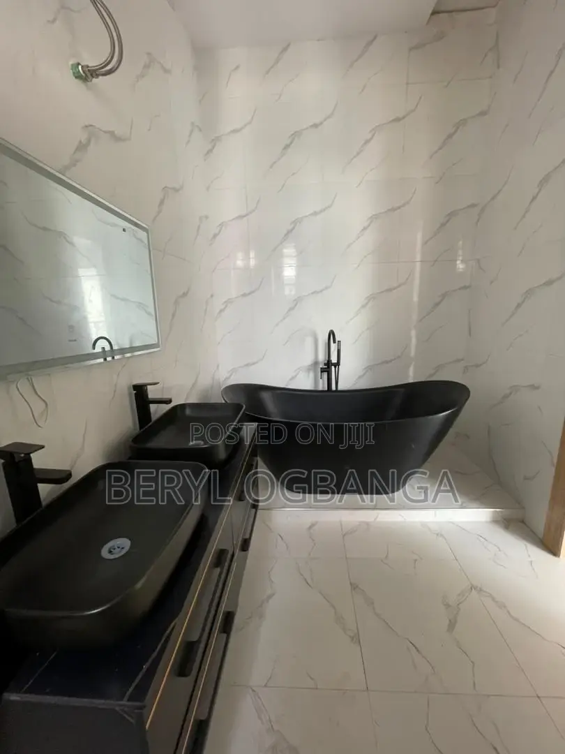 4bdrm Duplex in Lekki Phase 2 for sale